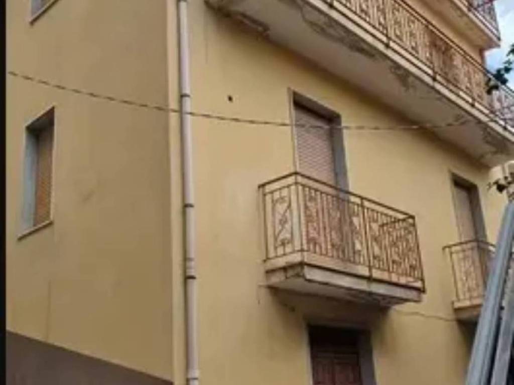 casa indipendente in vendita a Fiumedinisi