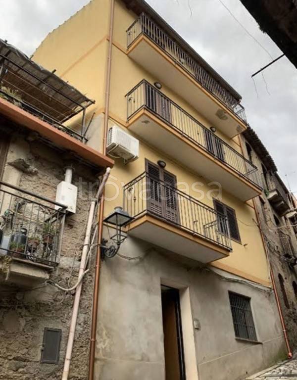 casa indipendente in vendita a Fiumedinisi