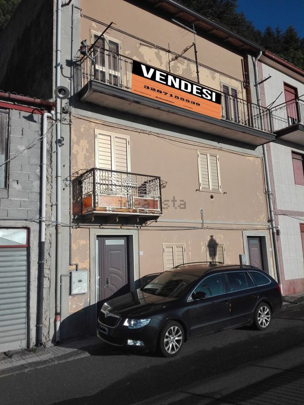 casa indipendente in vendita a Floresta