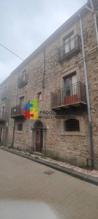 casa indipendente in vendita a Floresta