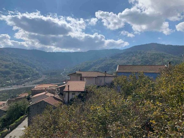 casa indipendente in vendita a Fondachelli-Fantina