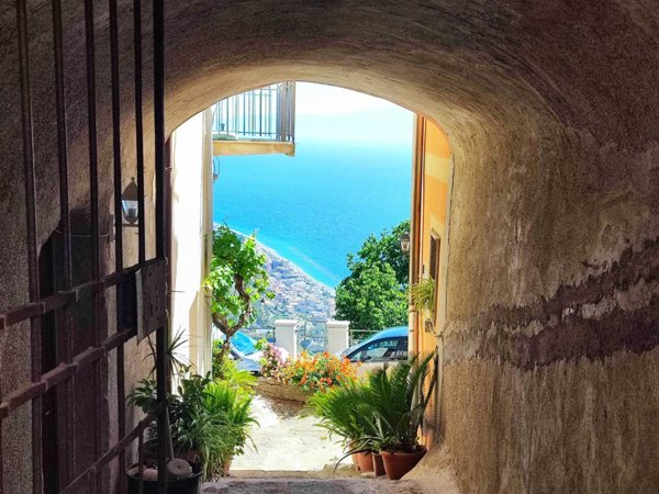casa indipendente in vendita a Forza d'Agrò