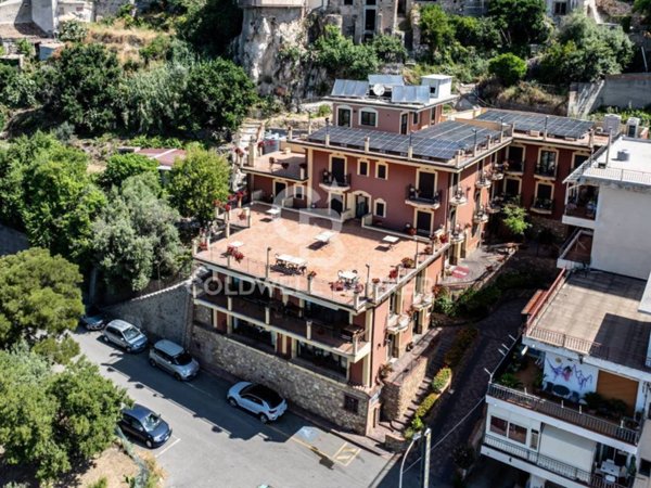 negozio in vendita a Forza d'Agrò