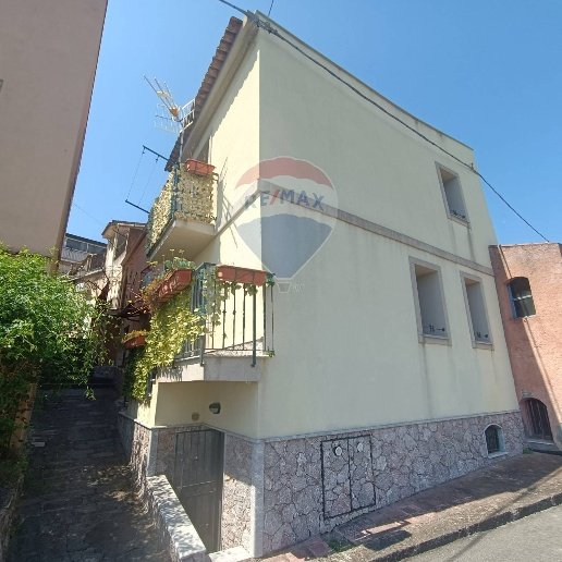 casa indipendente in vendita a Forza d'Agrò