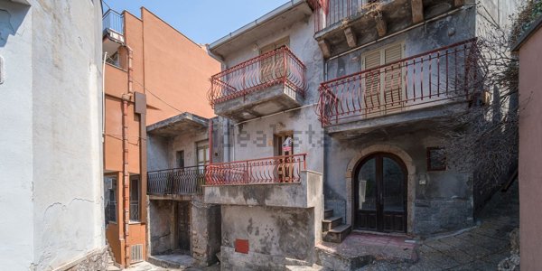 casa indipendente in vendita a Forza d'Agrò