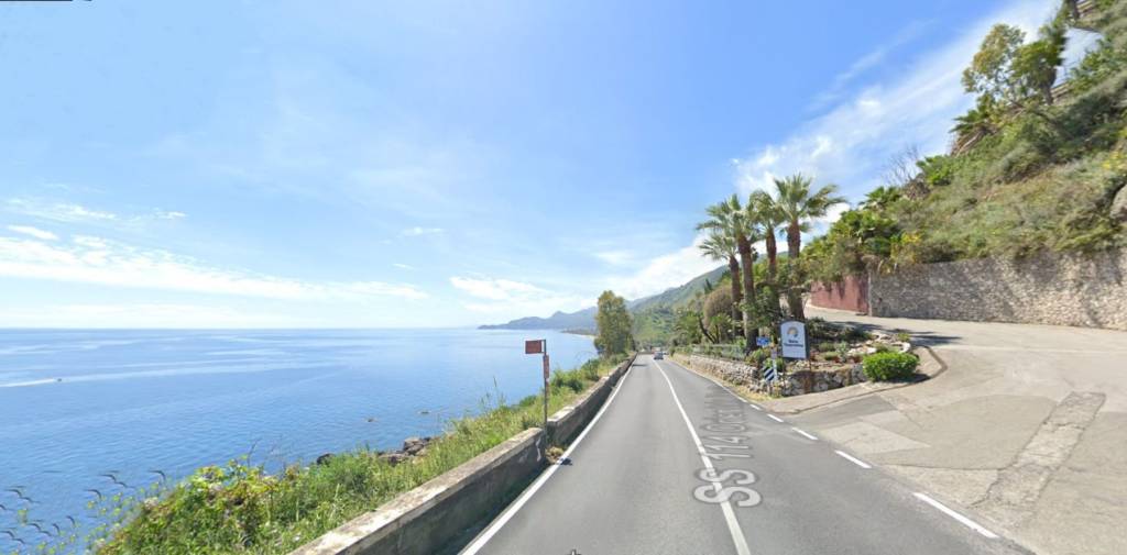 negozio in vendita a Forza d'Agrò