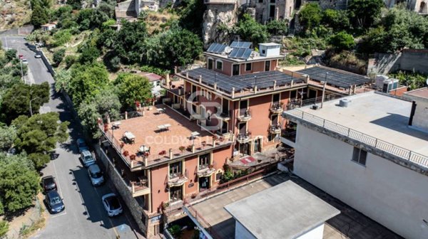 negozio in vendita a Forza d'Agrò