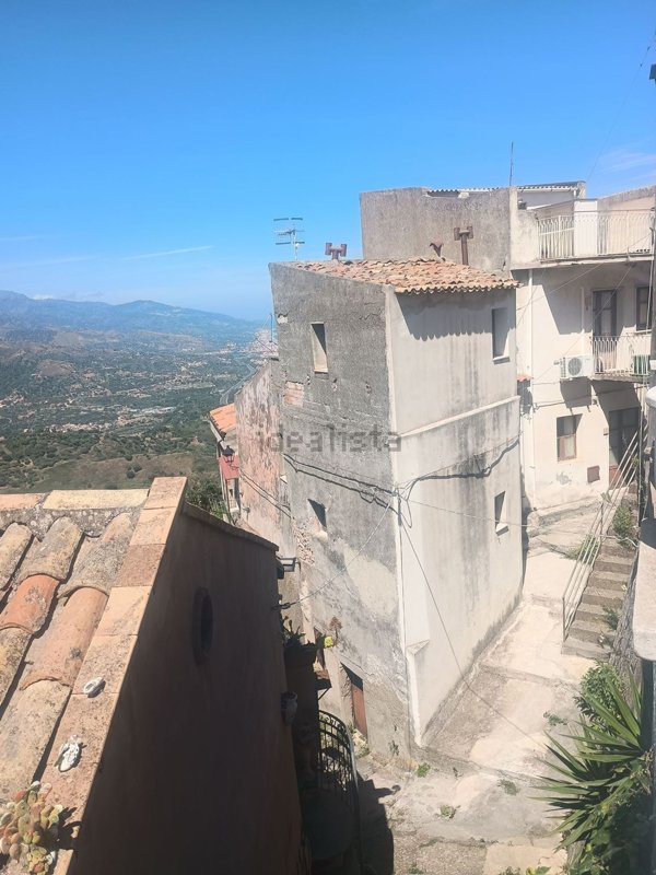 casa indipendente in vendita a Forza d'Agrò