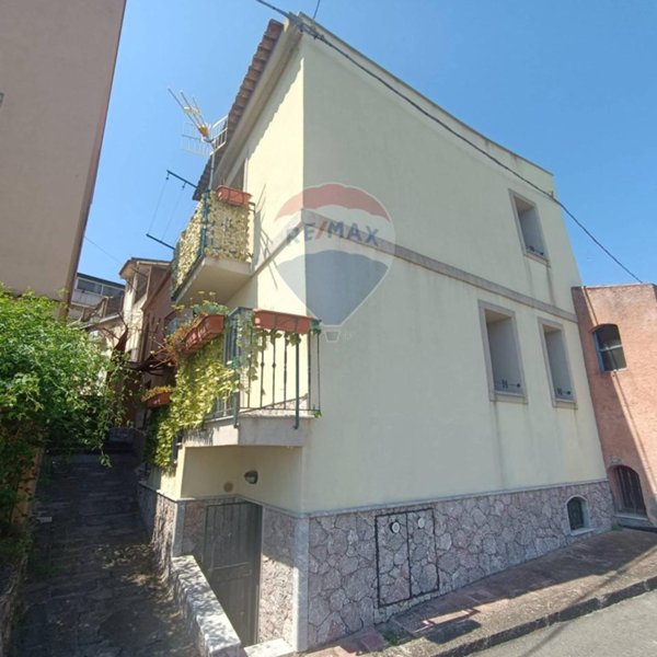 casa indipendente in vendita a Forza d'Agrò