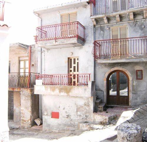 casa indipendente in vendita a Forza d'Agrò