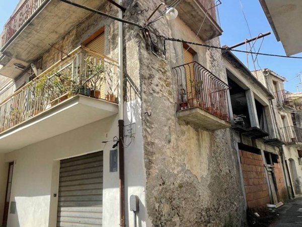 casa indipendente in vendita a Francavilla di Sicilia