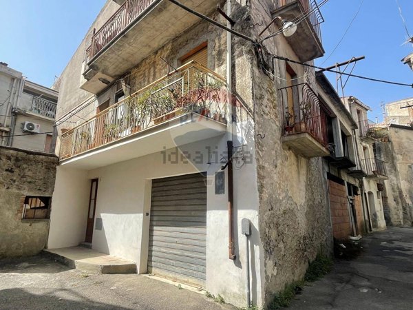 casa indipendente in vendita a Francavilla di Sicilia