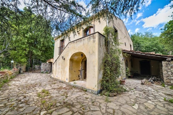 casale in vendita a Francavilla di Sicilia