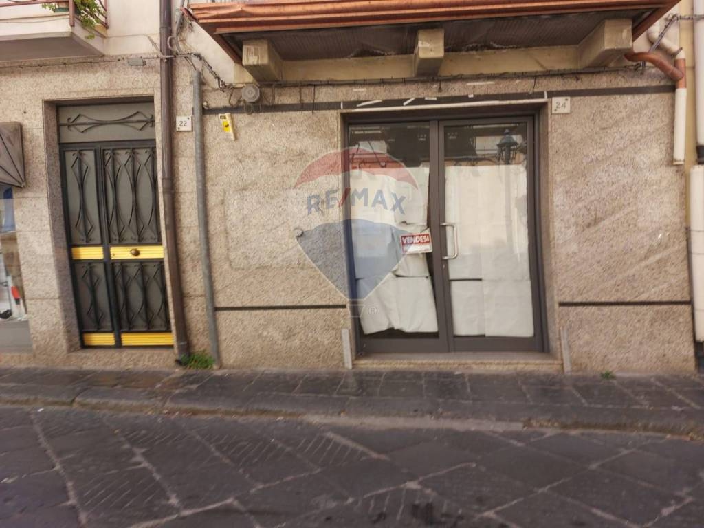 negozio in vendita a Francavilla di Sicilia