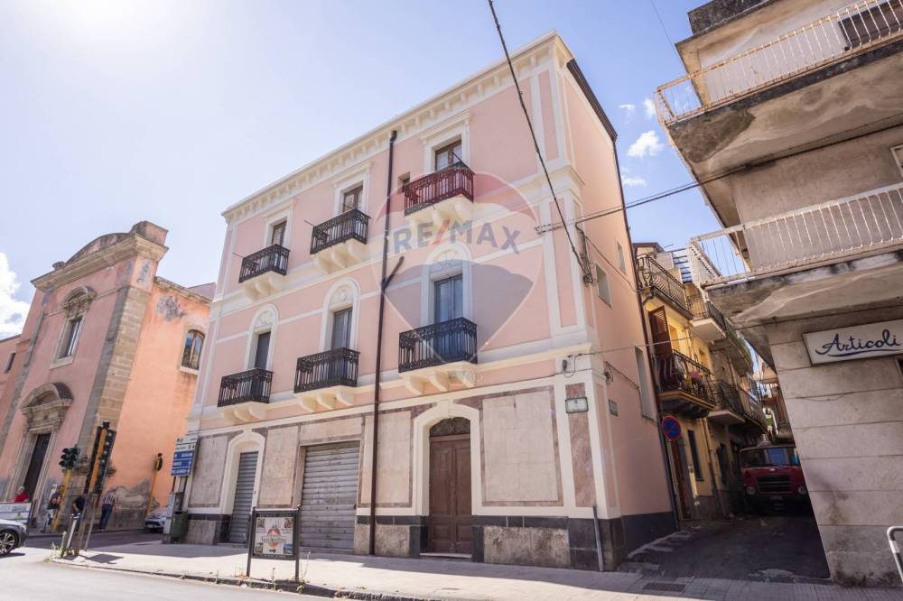 locale commerciale in vendita a Francavilla di Sicilia