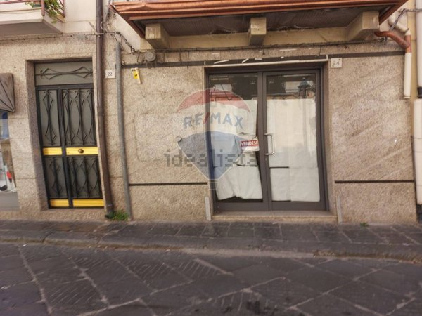 negozio in vendita a Francavilla di Sicilia