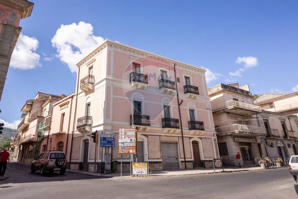 casa indipendente in vendita a Francavilla di Sicilia