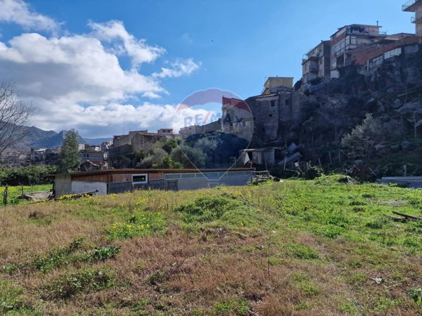 locale di sgombero in vendita a Francavilla di Sicilia