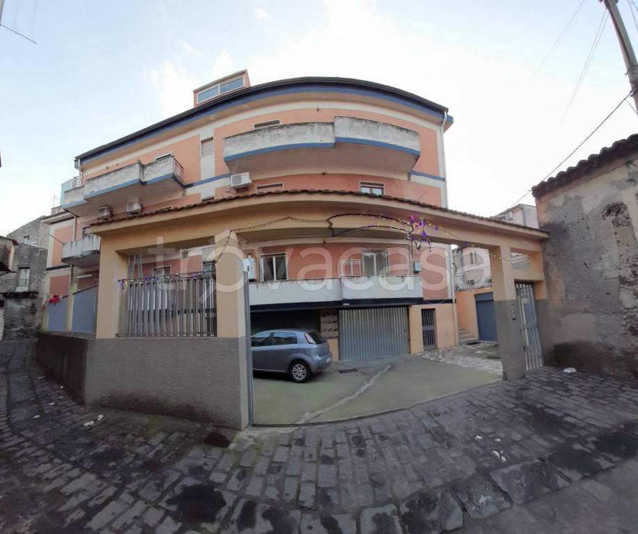 appartamento in vendita a Francavilla di Sicilia