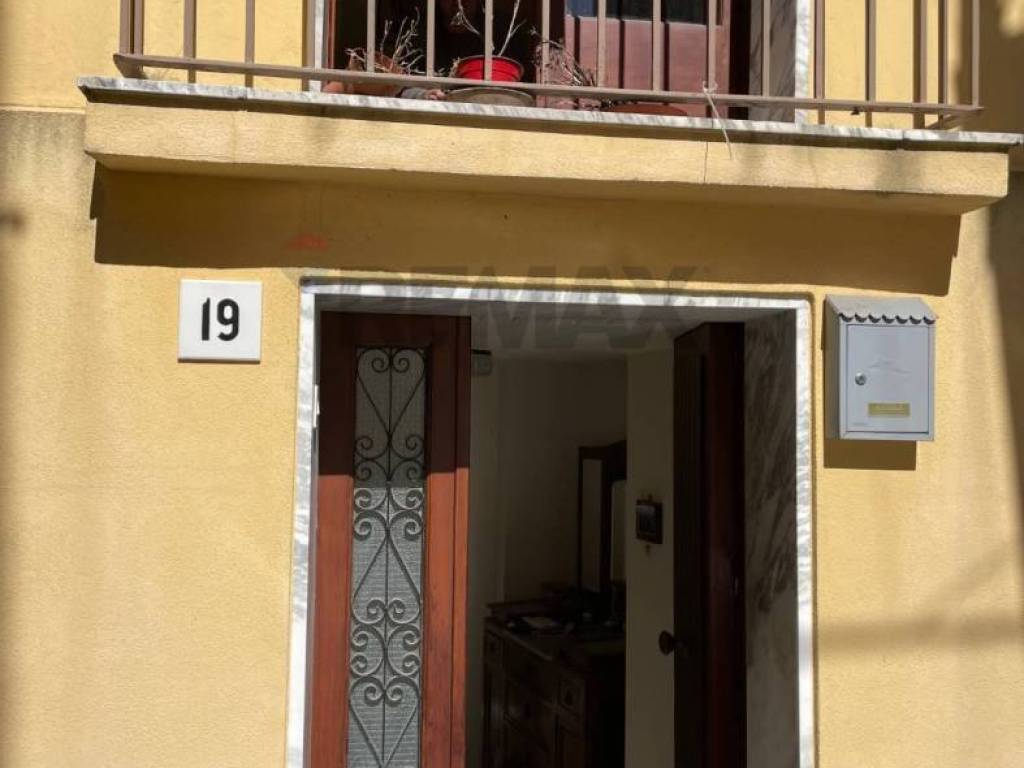 casa semindipendente in vendita a Francavilla di Sicilia