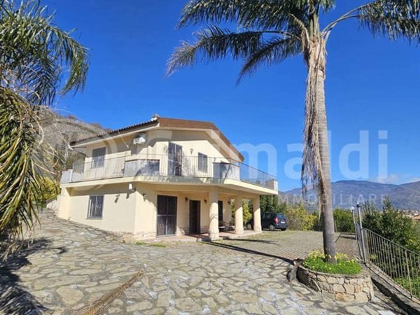 casa indipendente in vendita a Francavilla di Sicilia