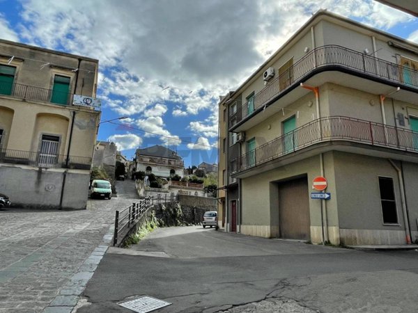 appartamento in vendita a Francavilla di Sicilia