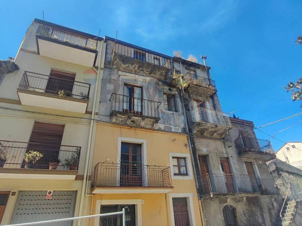 casa semindipendente in vendita a Francavilla di Sicilia