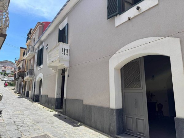 casa indipendente in vendita a Francavilla di Sicilia