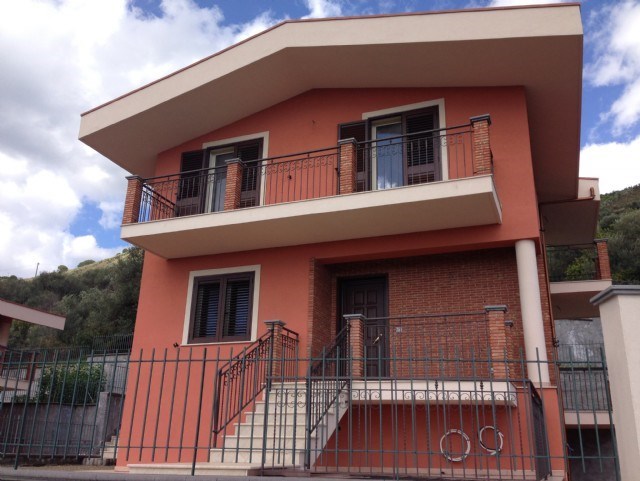 casa indipendente in vendita a Furci Siculo