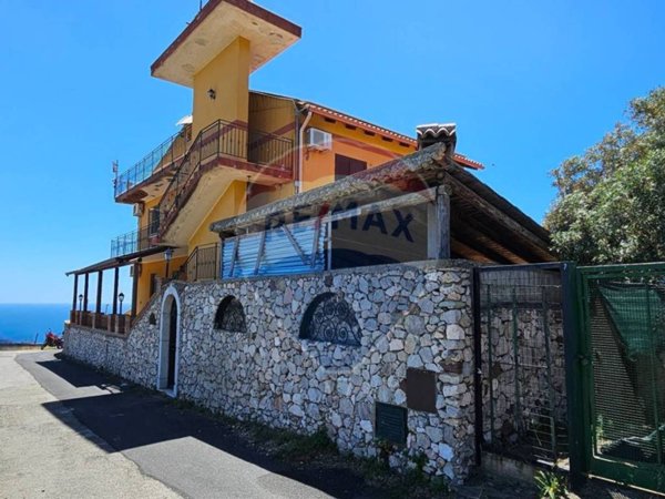 casa indipendente in vendita a Furci Siculo in zona Grotte