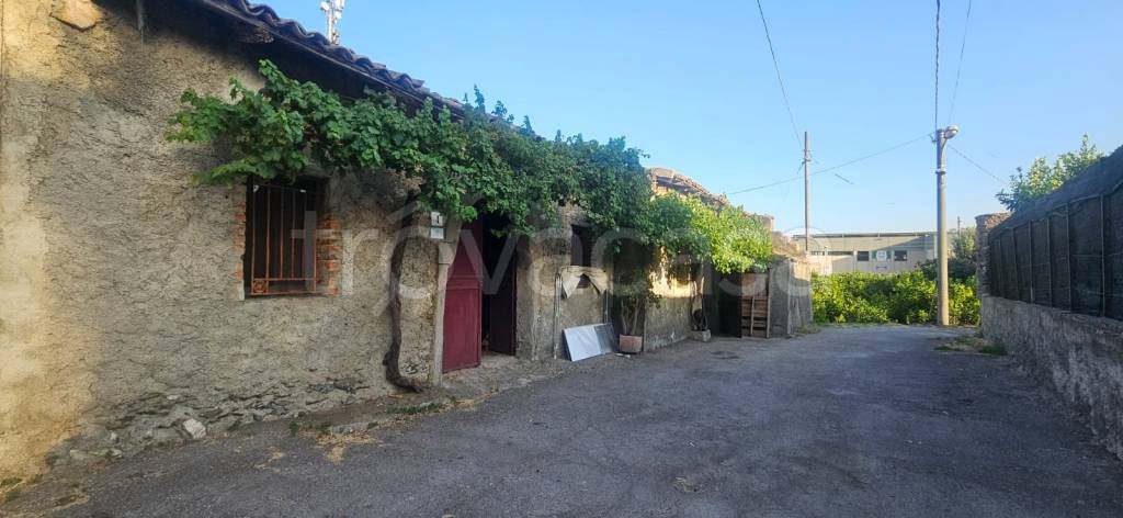 locale commerciale in vendita a Furci Siculo