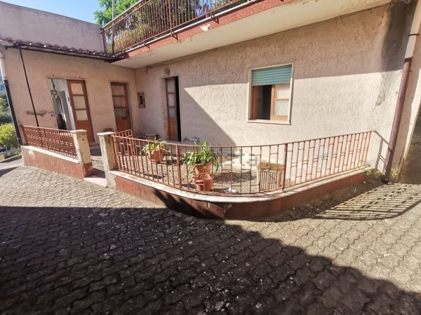 casa indipendente in vendita a Furci Siculo in zona Calcare