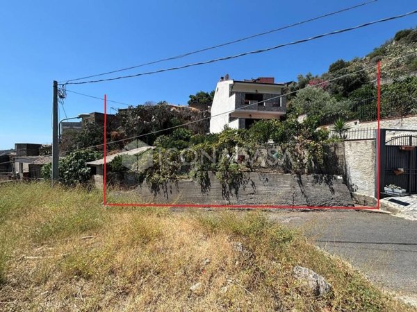 terreno edificabile in vendita a Furci Siculo in zona Grotte