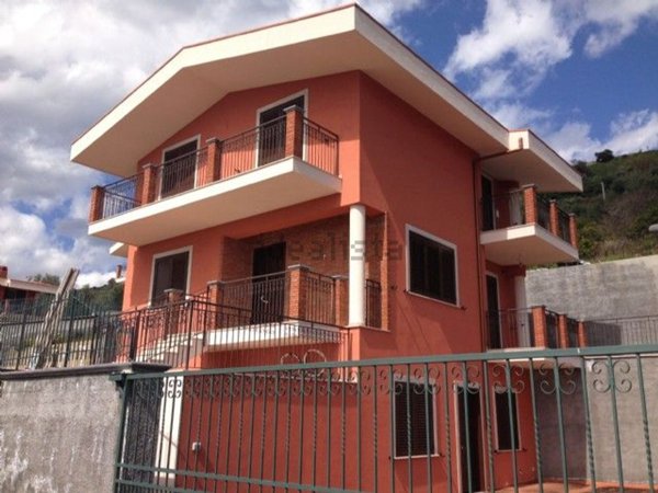 casa indipendente in vendita a Furci Siculo