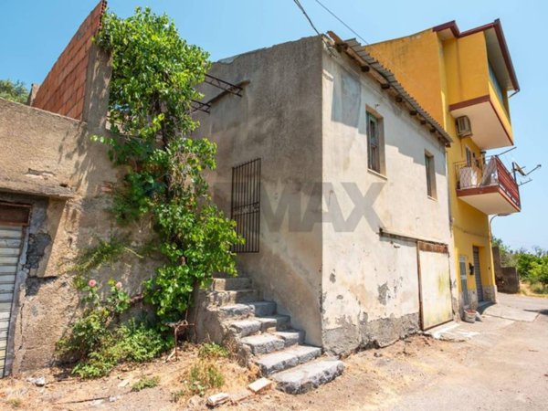 casa indipendente in vendita a Furci Siculo in zona Grotte