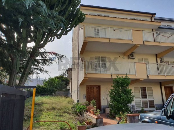 casa indipendente in vendita a Furci Siculo in zona Grotte