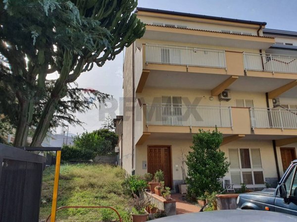 casa indipendente in vendita a Furci Siculo in zona Grotte