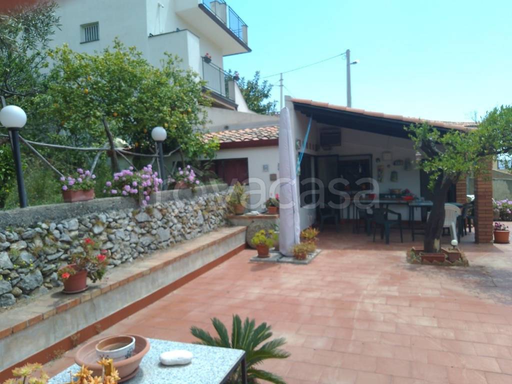 casa indipendente in vendita a Furci Siculo in zona Grotte