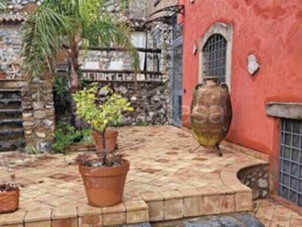 casa indipendente in vendita a Furci Siculo in zona Grotte