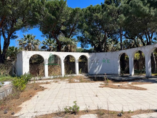 negozio in vendita a Furnari in zona Tonnarella