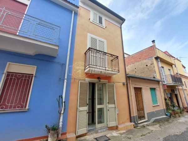 casa indipendente in vendita a Furnari