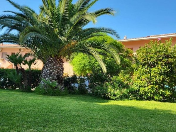 intera palazzina in vendita a Furnari in zona Tonnarella