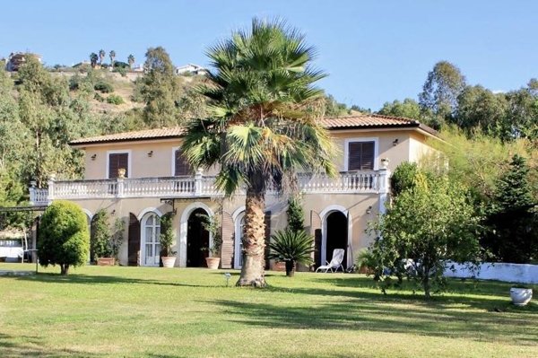 casa indipendente in vendita a Furnari
