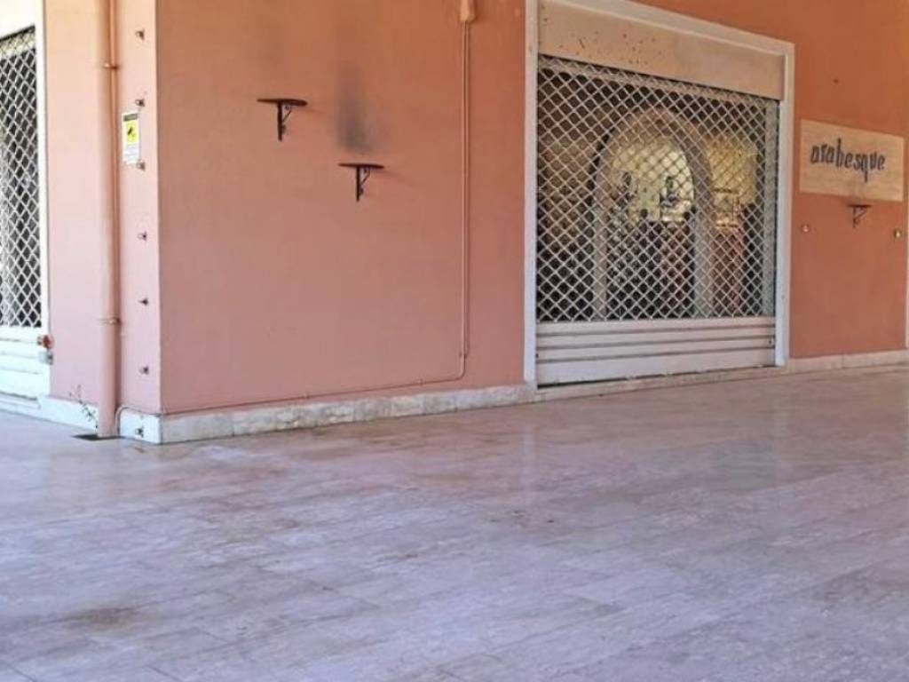 negozio in vendita a Furnari in zona Tonnarella