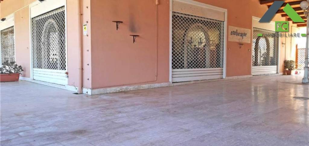 negozio in vendita a Furnari in zona Tonnarella