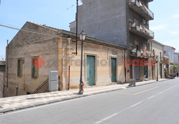 casa indipendente in vendita a Furnari