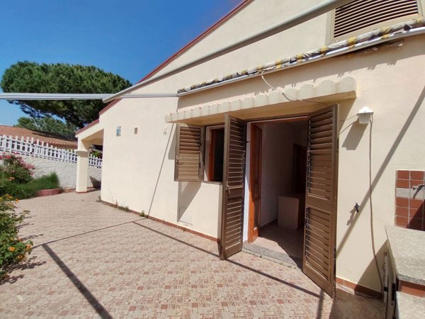 casa indipendente in vendita a Furnari