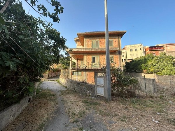 casa indipendente in vendita a Furnari