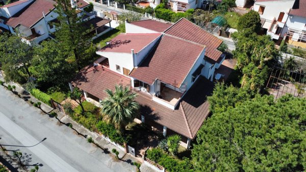 casa indipendente in vendita a Furnari