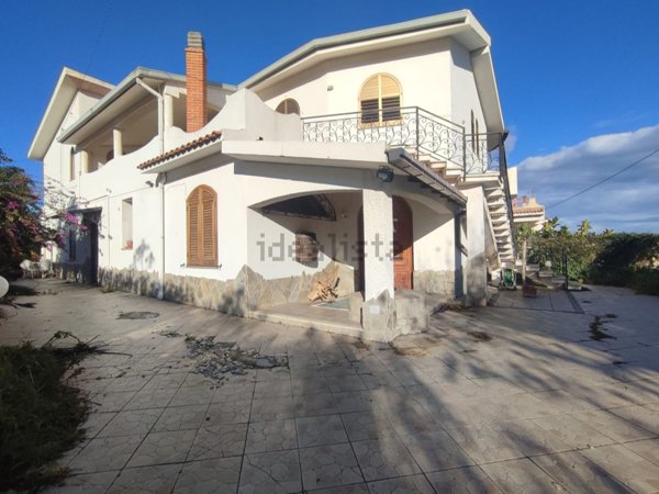 casa indipendente in vendita a Furnari